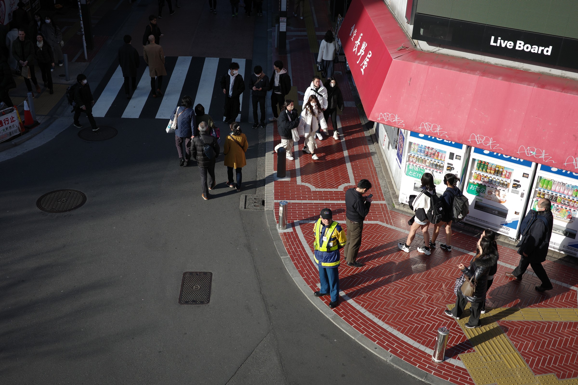 交差点を見下ろすストリートスナップ